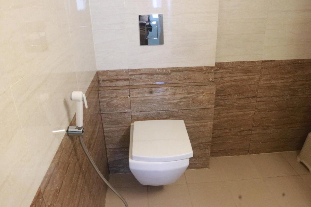 Capital O 14995 Hotel Starline Paltan Bazar Guváhátí Exteriér fotografie